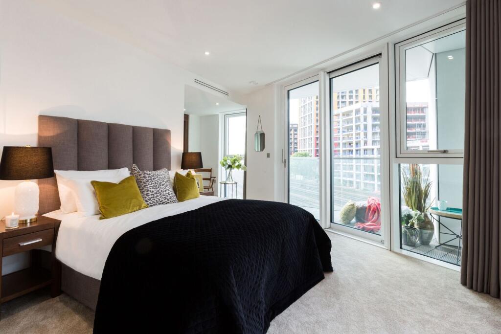 3 bed 1st Floor Flat for rent in Clapham. From Foxtons - Vauxhall
