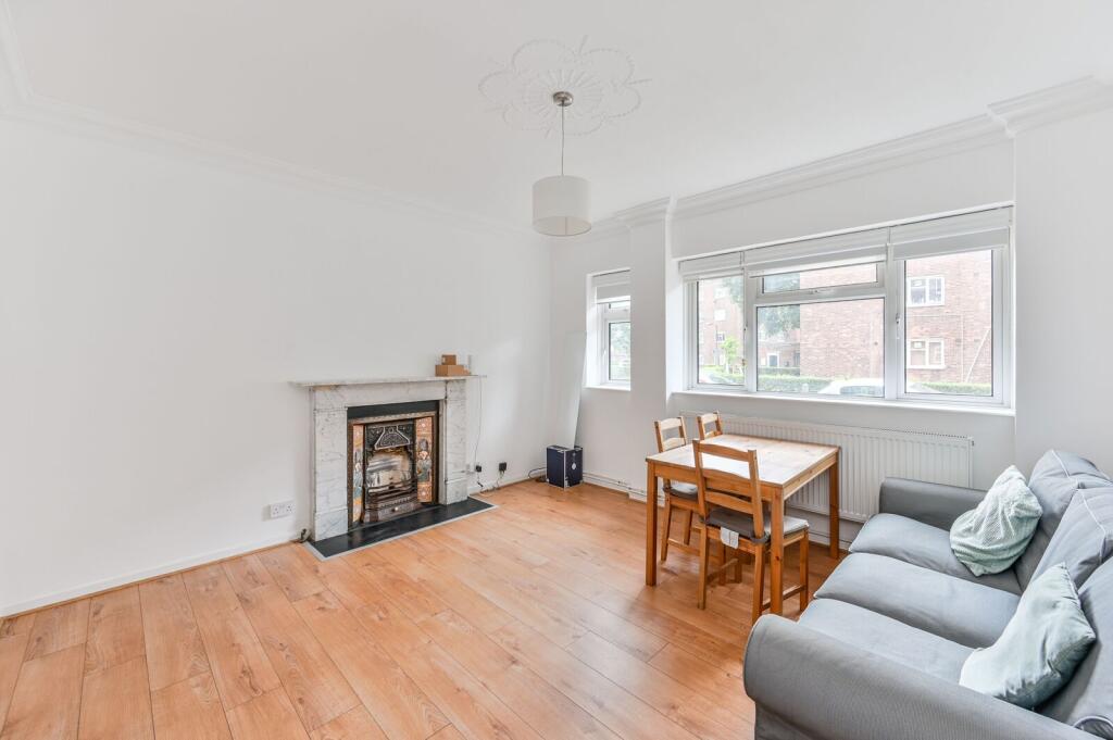 2 bed 1st Floor Flat for rent in Clapham. From Foxtons - Vauxhall