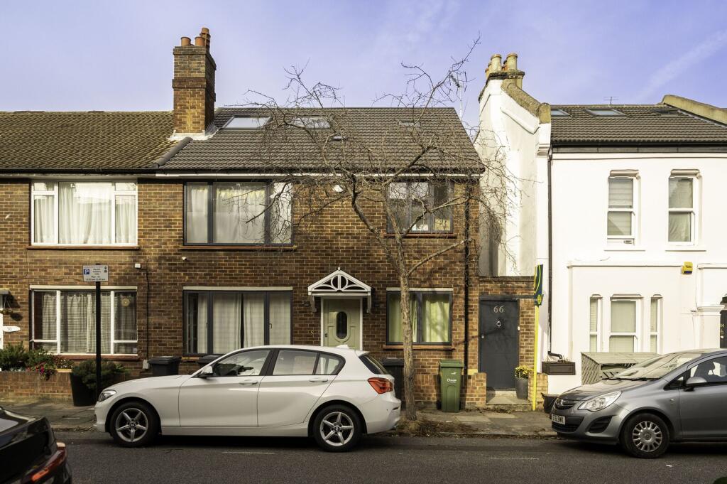 2 bed Annexe for rent in London. From Foxtons - Vauxhall
