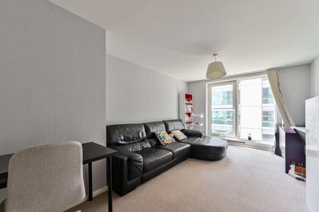 2 bed 1st Floor Flat for rent in Westminster. From Foxtons - Vauxhall