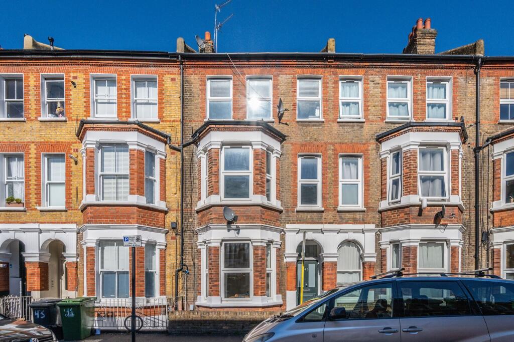1 bed 1st Floor Flat for rent in London. From Foxtons - Vauxhall