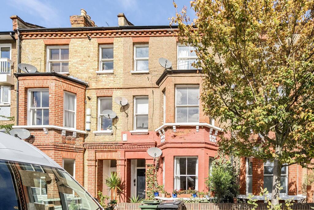 2 bed 1st Floor Flat for rent in London. From Foxtons - Vauxhall