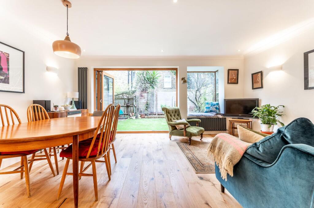 3 bed Detached for rent in London. From Foxtons - Vauxhall