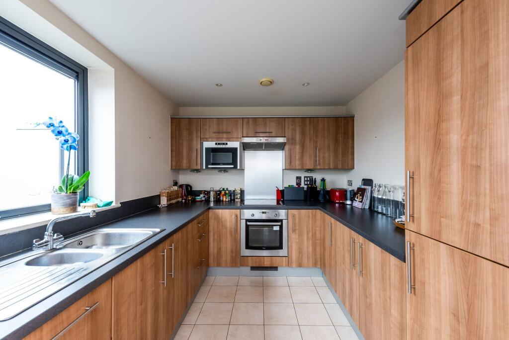 1 bed 1st Floor Flat for rent in Westminster. From Foxtons - Vauxhall