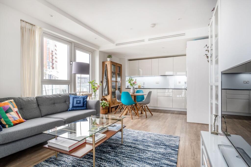 1 bed 1st Floor Flat for rent in Clapham. From Foxtons - Vauxhall