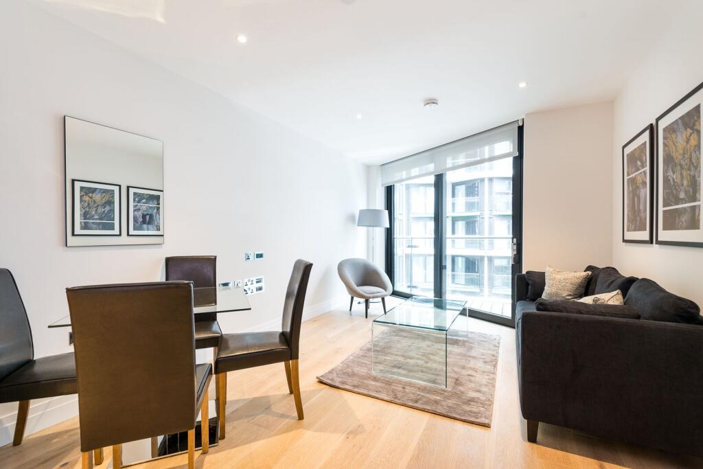 1 bed 1st Floor Flat for rent in Battersea. From Foxtons - Vauxhall