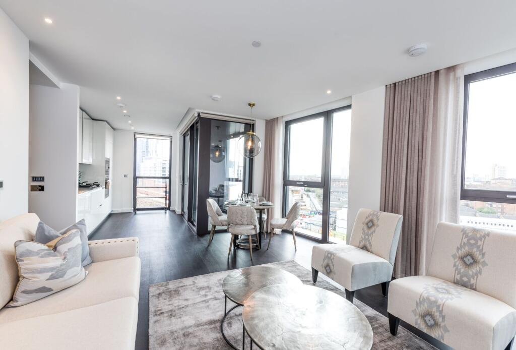 2 bed 1st Floor Flat for rent in Battersea. From Foxtons - Vauxhall