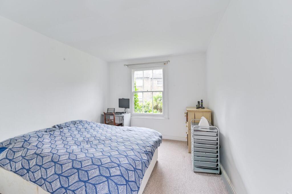 2 bed 1st Floor Flat for rent in London. From Foxtons - Vauxhall