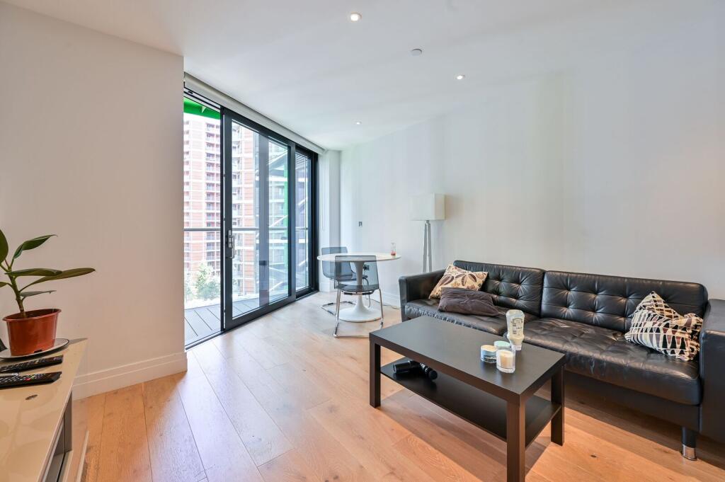 2 bed 1st Floor Flat for rent in London. From Foxtons - Vauxhall