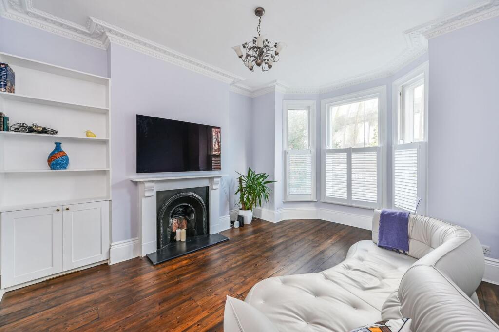 5 bed 1st Floor Flat for rent in Camberwell. From Foxtons - Vauxhall