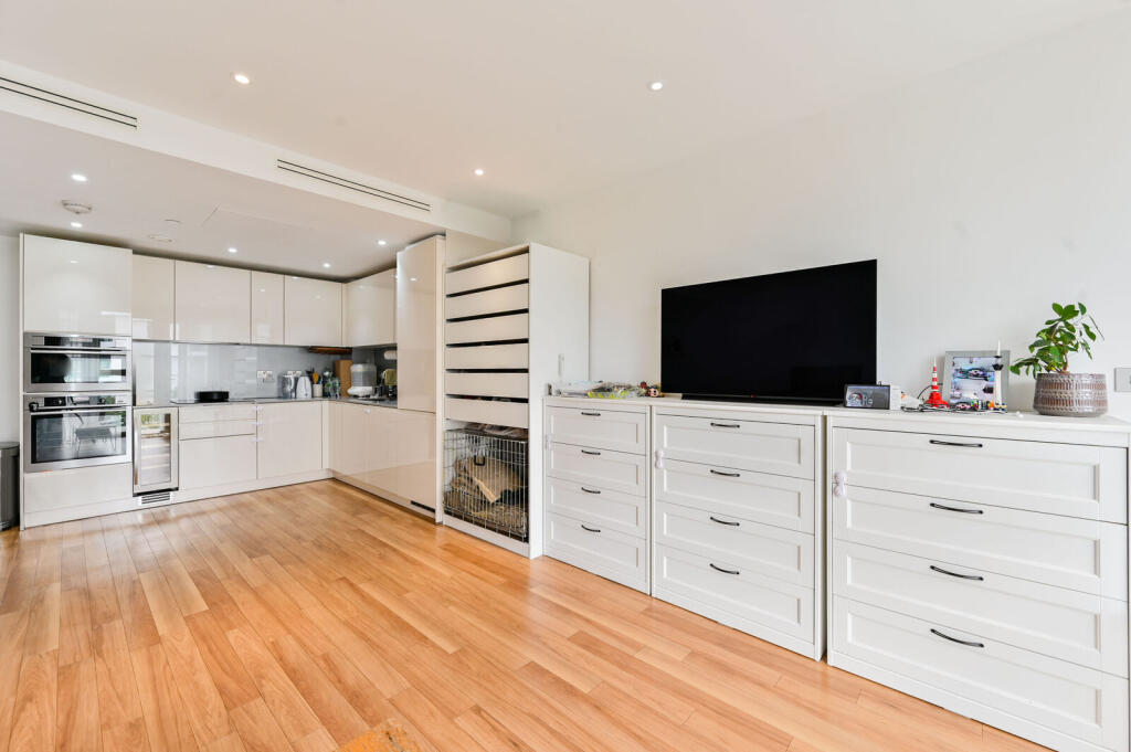 2 bed 1st Floor Flat for rent in Clapham. From Foxtons - Vauxhall 2 bed 1st Floor Flat for rent in Clapham. From Foxtons - Vauxhall