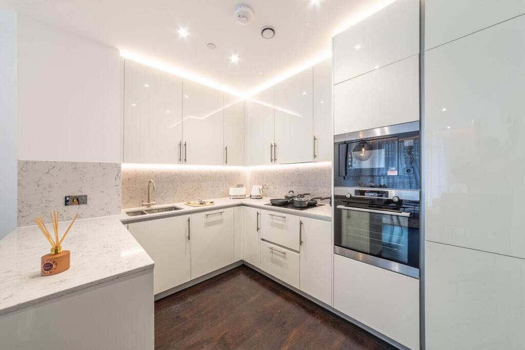 2 bed 1st Floor Flat for rent in London. From Foxtons - Vauxhall 2 bed 1st Floor Flat for rent in London. From Foxtons - Vauxhall