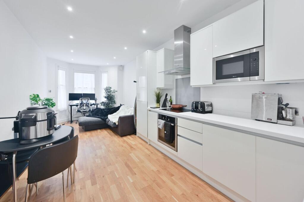 1 bed 1st Floor Flat for rent in London. From Foxtons - Vauxhall 1 bed 1st Floor Flat for rent in London. From Foxtons - Vauxhall