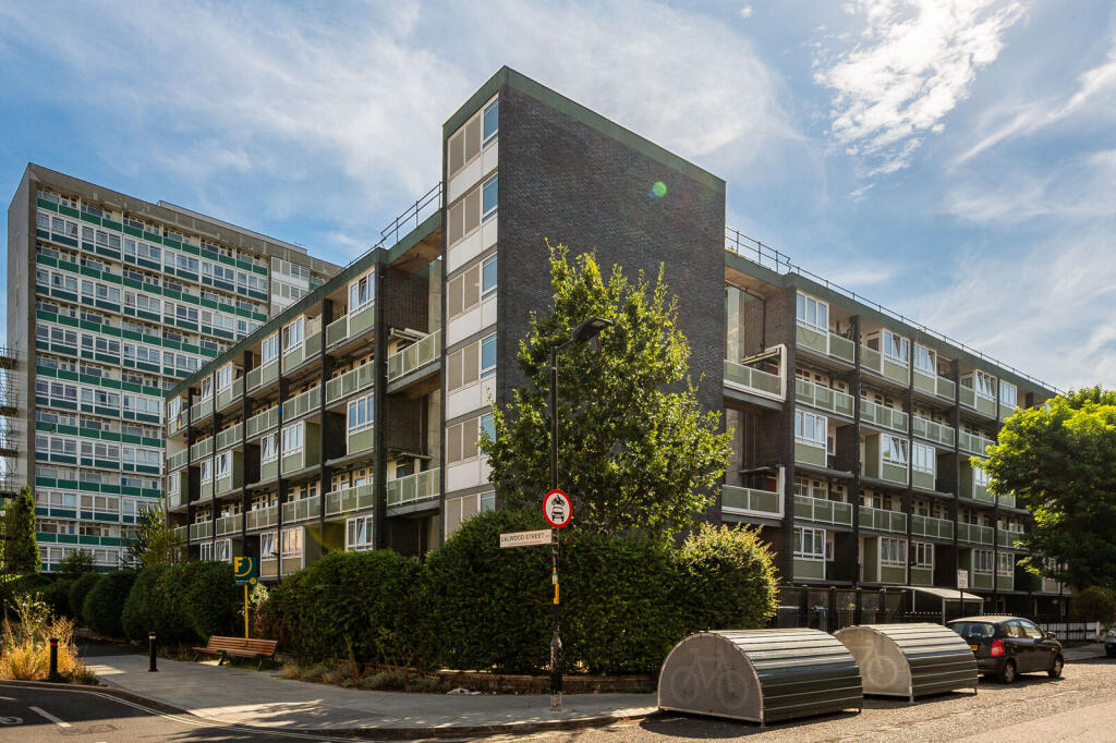 2 bed 1st Floor Flat for rent in London. From Foxtons - Vauxhall