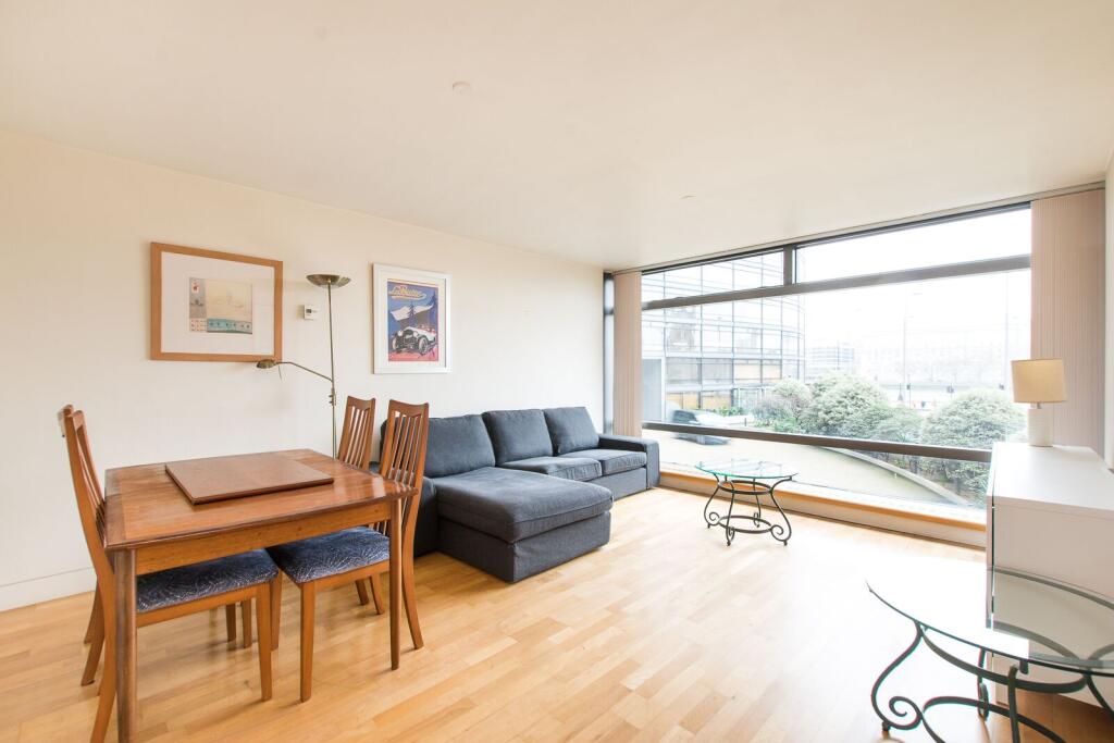 2 bed 1st Floor Flat for rent in London. From Foxtons - Vauxhall 2 bed 1st Floor Flat for rent in London. From Foxtons - Vauxhall