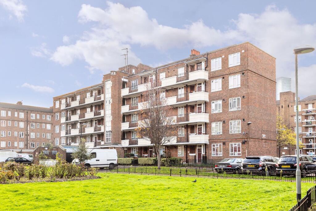 4 bed Annexe for rent in London. From Foxtons - Vauxhall