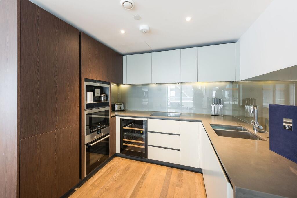 2 bed 1st Floor Flat for rent in London. From Foxtons - Vauxhall