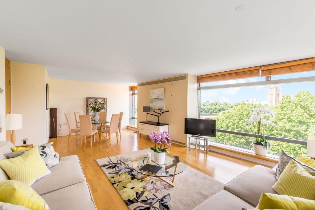 3 bed 1st Floor Flat for rent in London. From Foxtons - Vauxhall