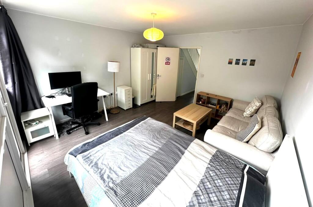 3 bed Annexe for rent in Camberwell. From Foxtons - Vauxhall