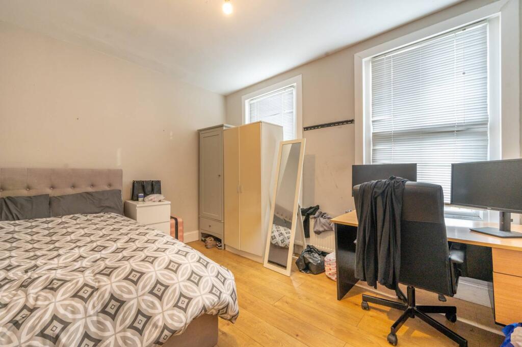 6 bed Mid Terraced House for rent in London. From Foxtons - Walthamstow