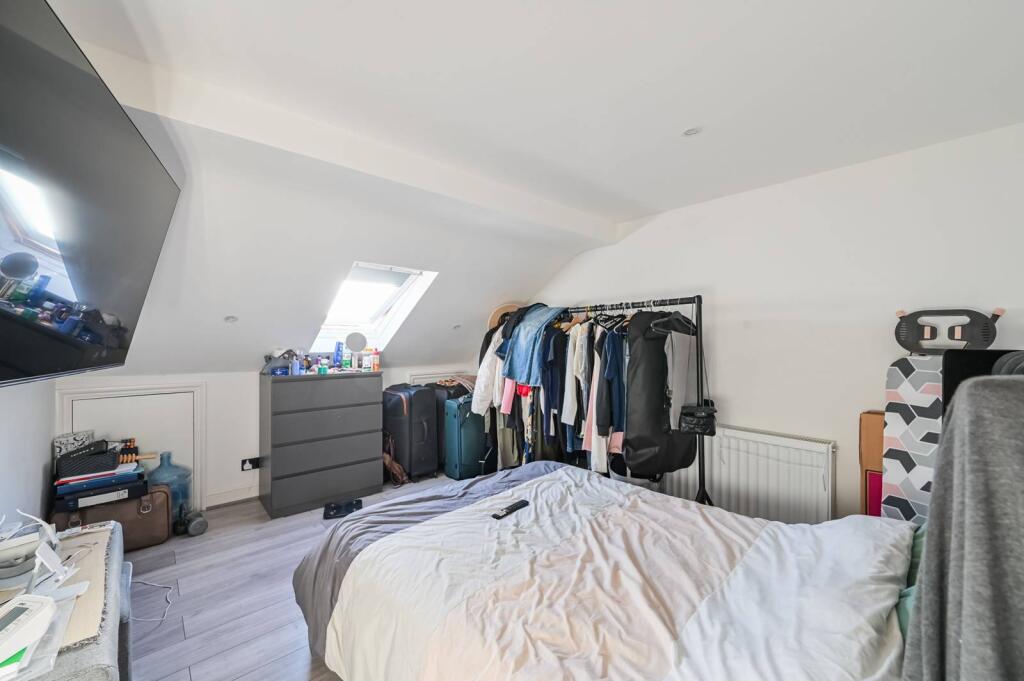 2 bed 1st Floor Flat for rent in Walthamstow. From Foxtons - Walthamstow