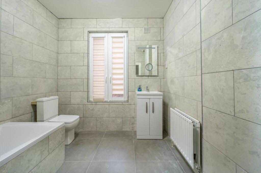 2 bed Annexe for rent in London. From Foxtons - Walthamstow