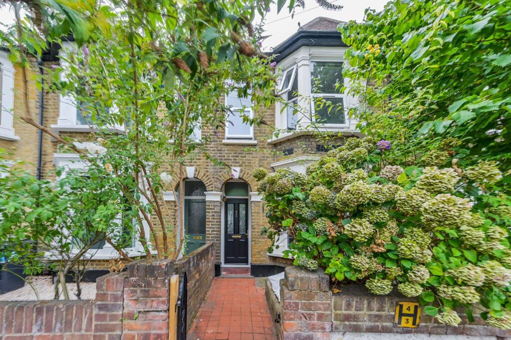 3 bed Mid Terraced House for rent in London. From Foxtons - Walthamstow