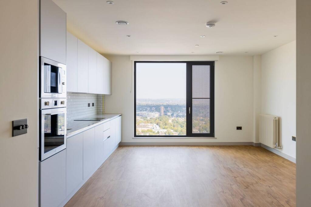 1 bed 1st Floor Flat for rent in . From Foxtons - Walthamstow