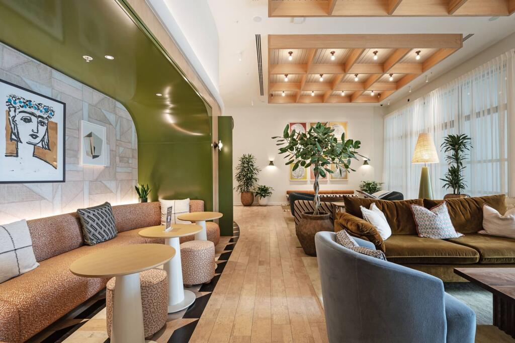 2 bed 1st Floor Flat for rent in . From Foxtons - Walthamstow