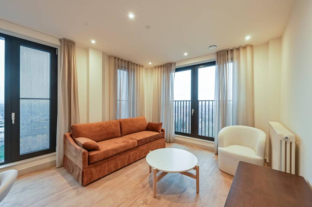 2 bed 1st Floor Flat for rent in . From Foxtons - Walthamstow