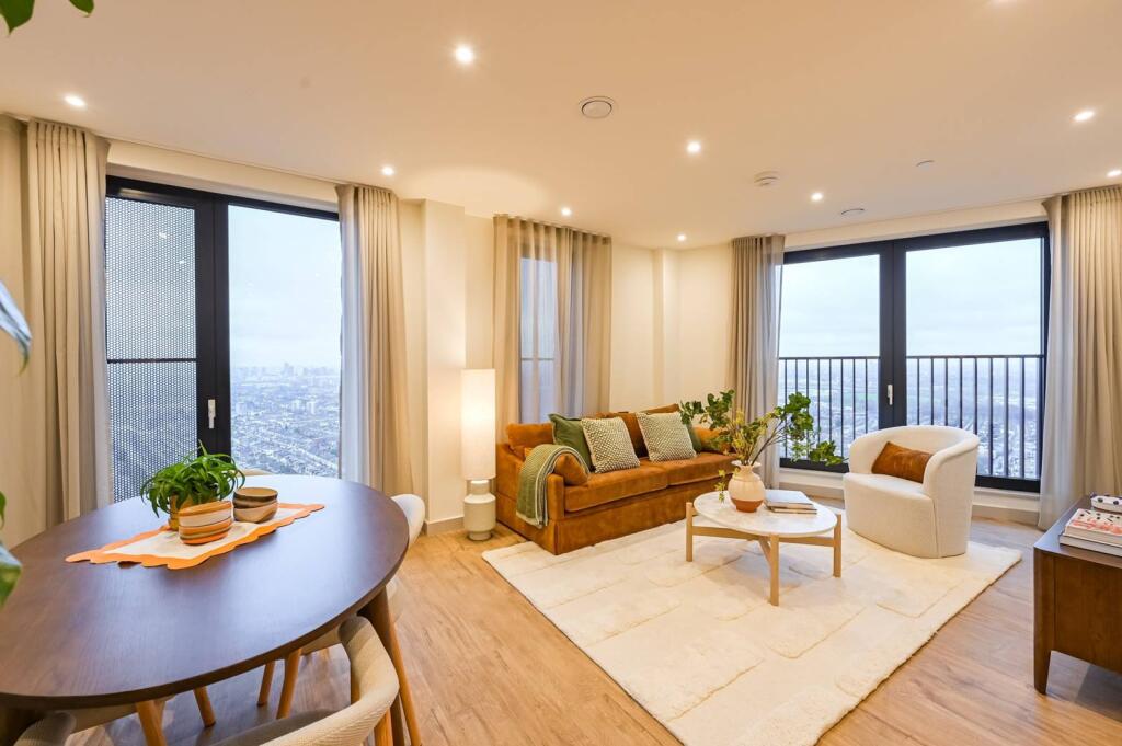 2 bed 1st Floor Flat for rent in . From Foxtons - Walthamstow