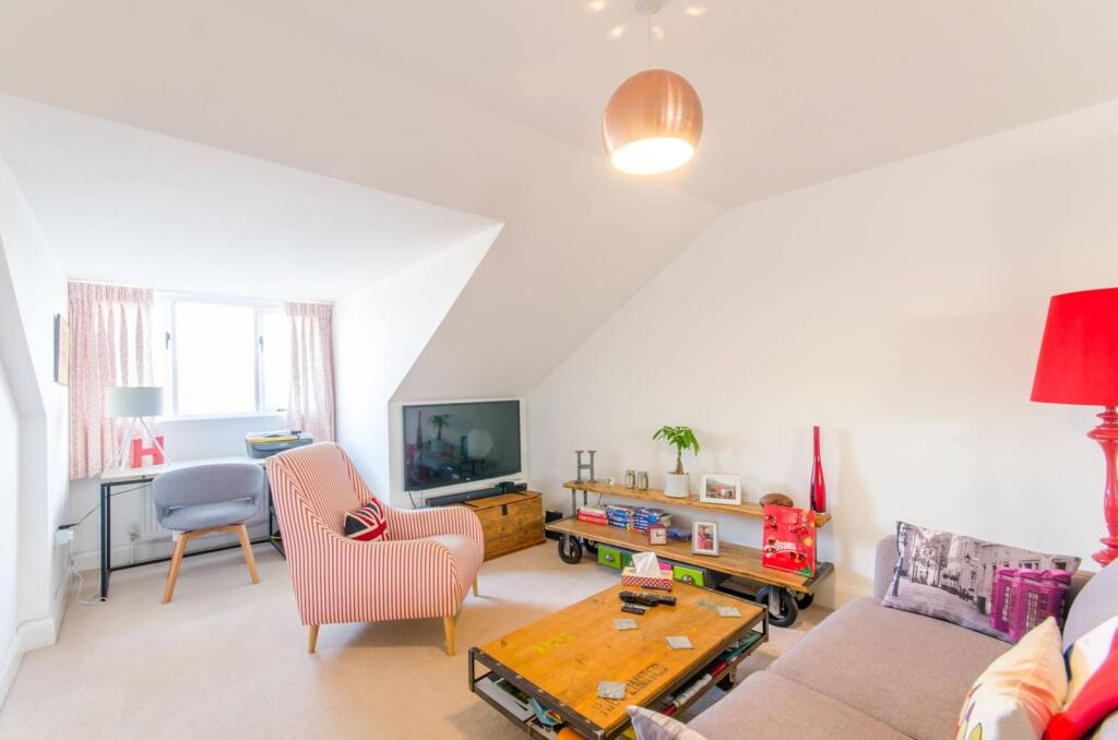 2 bed Annexe for rent in London. From Foxtons - Walthamstow