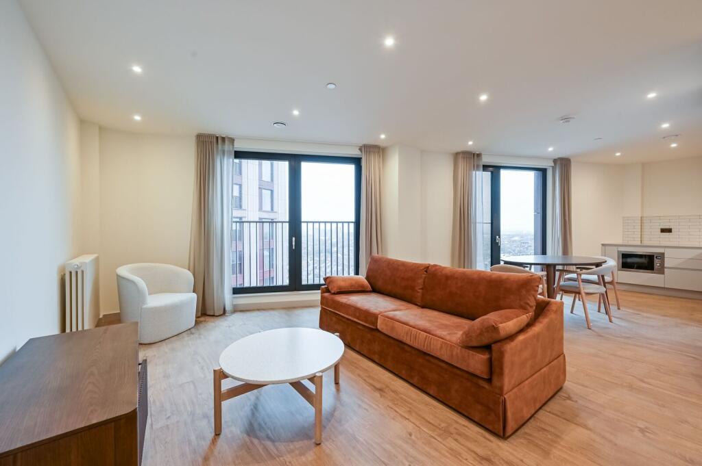 2 bed 1st Floor Flat for rent in . From Foxtons - Walthamstow