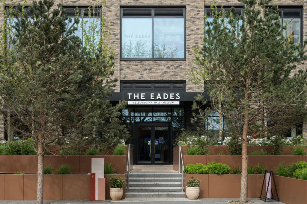 4 bed Studio for rent in . From Foxtons - Walthamstow