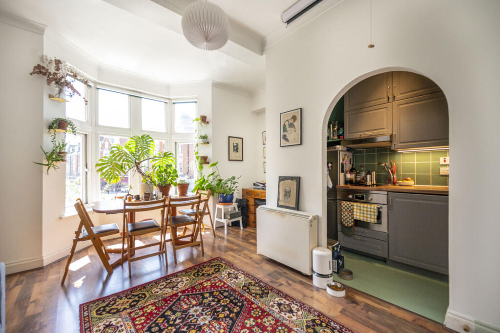 1 bed 1st Floor Flat for rent in London. From Foxtons - Walthamstow 1 bed 1st Floor Flat for rent in London. From Foxtons - Walthamstow