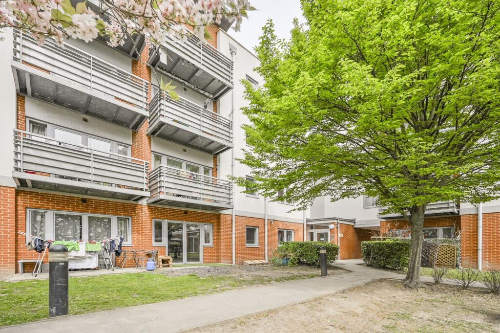2 bed 1st Floor Flat for rent in Walthamstow. From Foxtons - Walthamstow 2 bed 1st Floor Flat for rent in Walthamstow. From Foxtons - Walthamstow