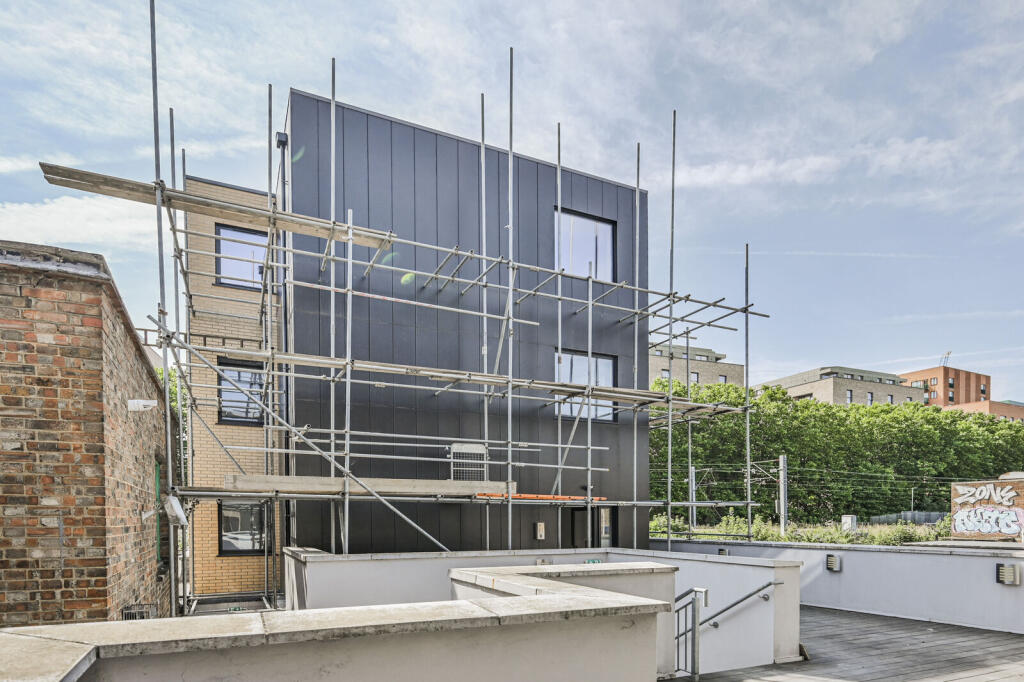 1 bed 1st Floor Flat for rent in Walthamstow. From Foxtons - Walthamstow