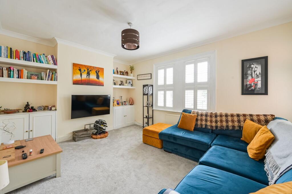 1 bed 1st Floor Flat for rent in London. From Foxtons - Walthamstow