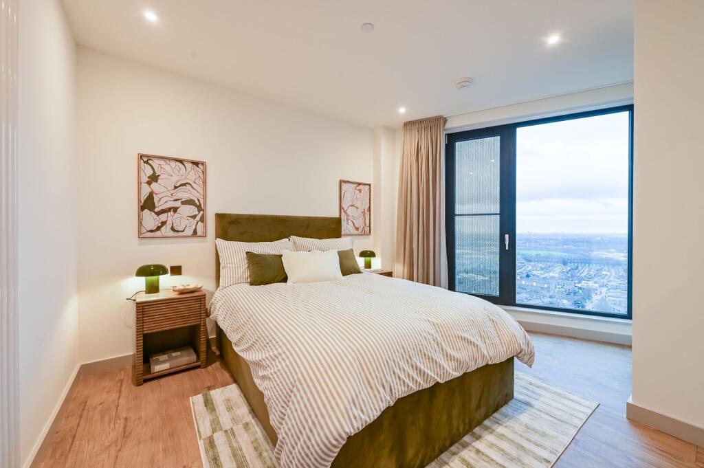2 bed 1st Floor Flat for rent in Walthamstow. From Foxtons - Walthamstow