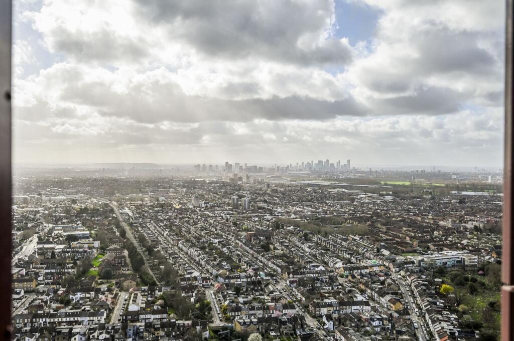 1 bed 1st Floor Flat for rent in Walthamstow. From Foxtons - Walthamstow