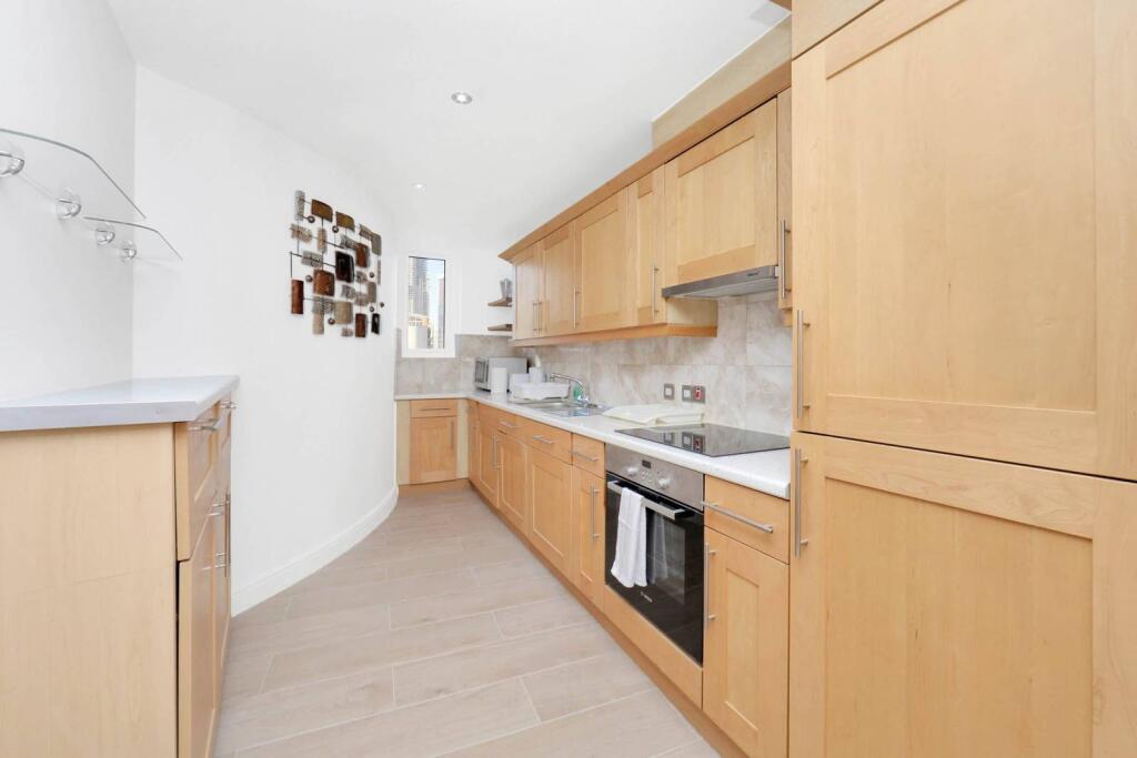 2 bed 1st Floor Flat for rent in London. From Foxtons - Wapping