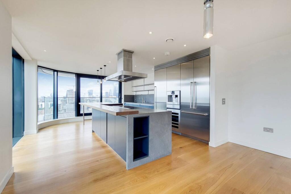 3 bed 1st Floor Flat for rent in London. From Foxtons - Wapping