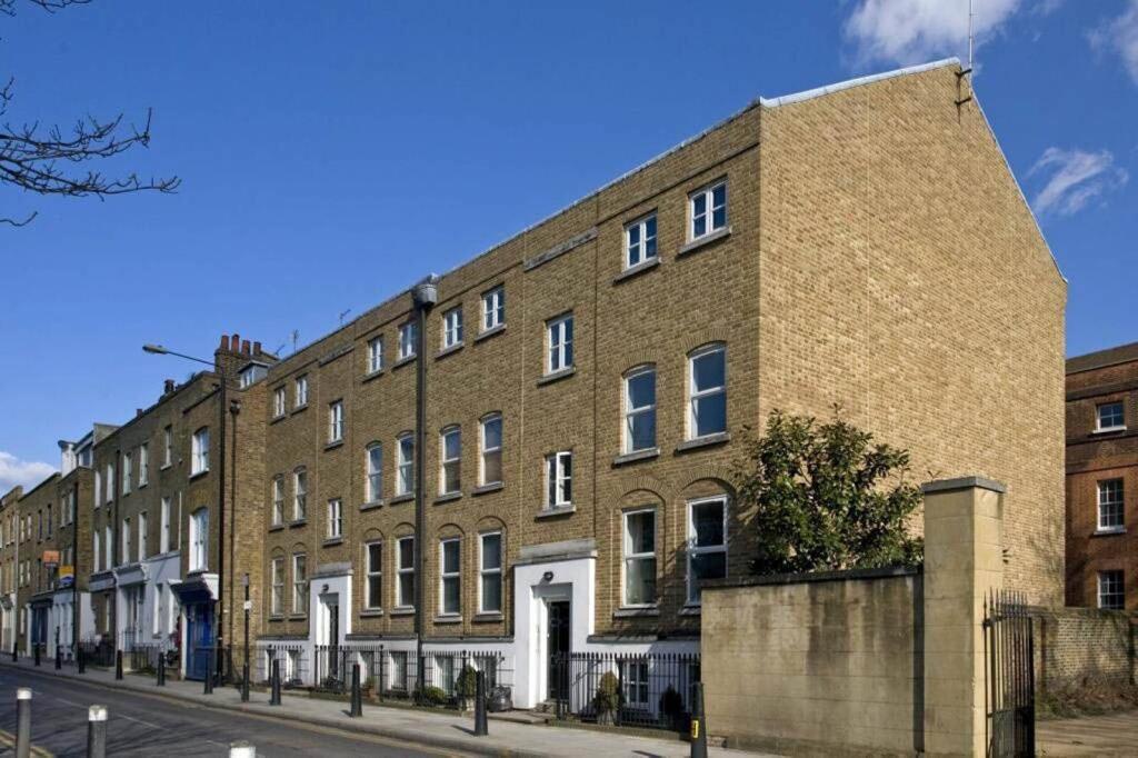 2 bed Annexe for rent in London. From Foxtons - Wapping