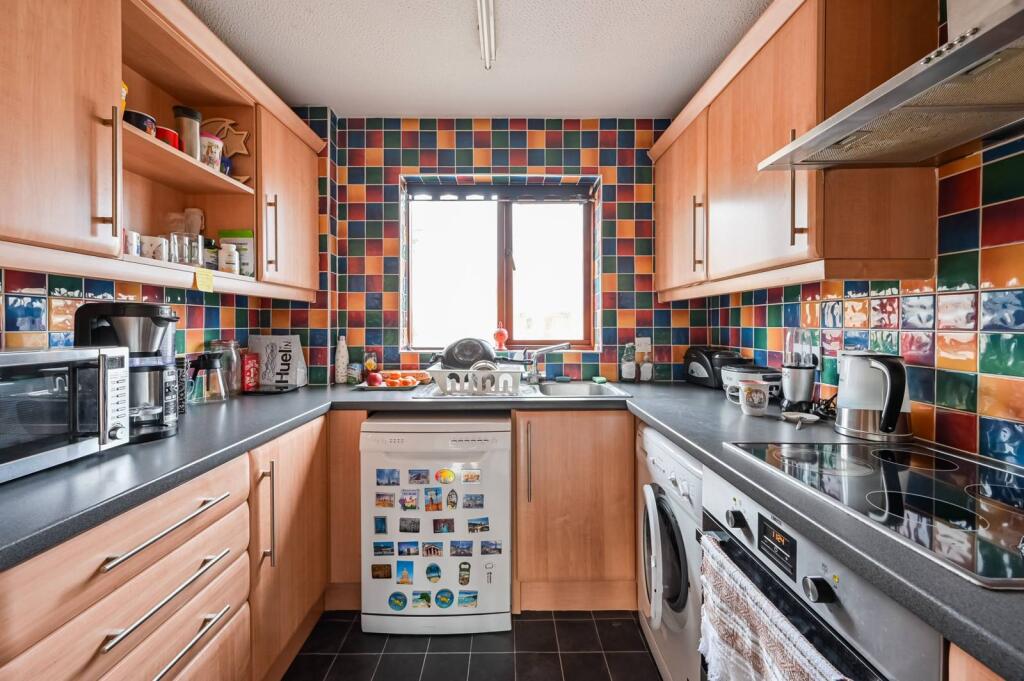 1 bed 1st Floor Flat for rent in London. From Foxtons - Wapping