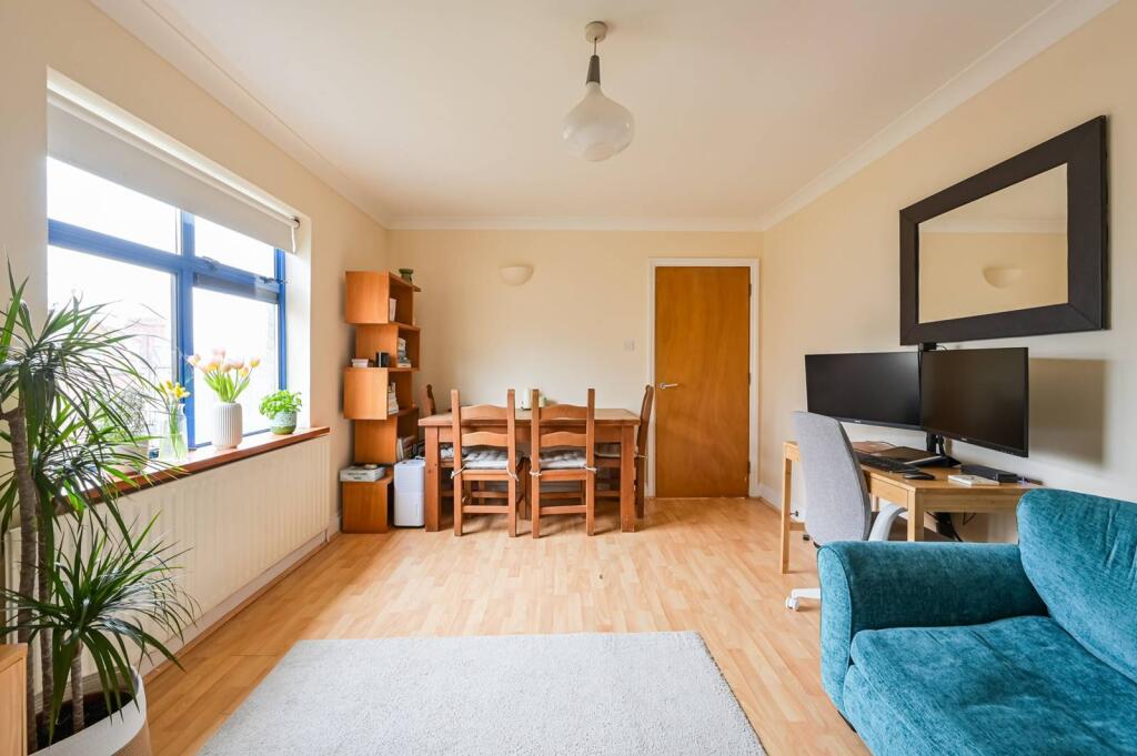 1 bed 1st Floor Flat for rent in London. From Foxtons - Wapping