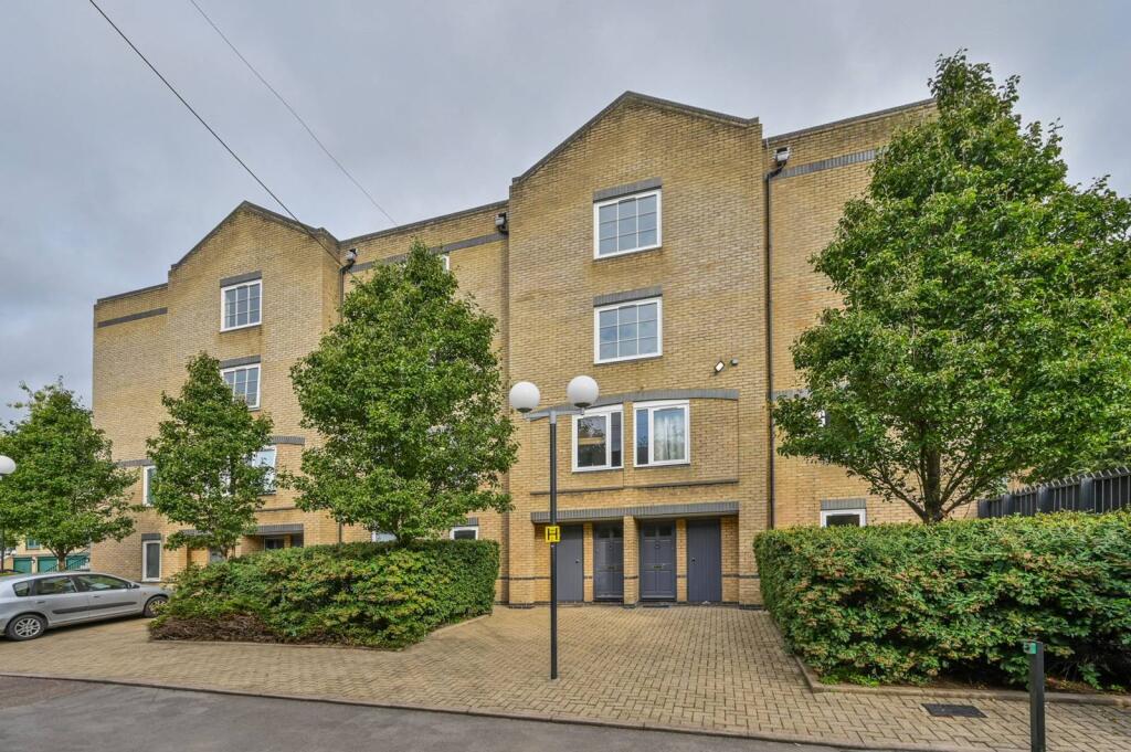 2 bed 1st Floor Flat for rent in London. From Foxtons - Wapping