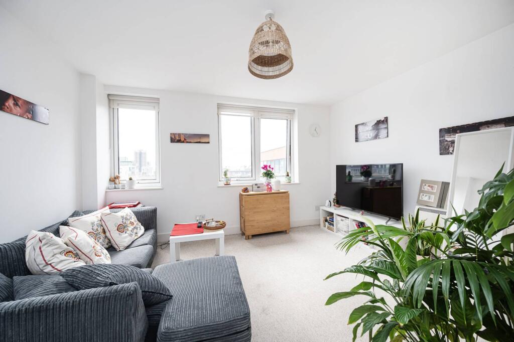 1 bed 1st Floor Flat for rent in London. From Foxtons - Wapping