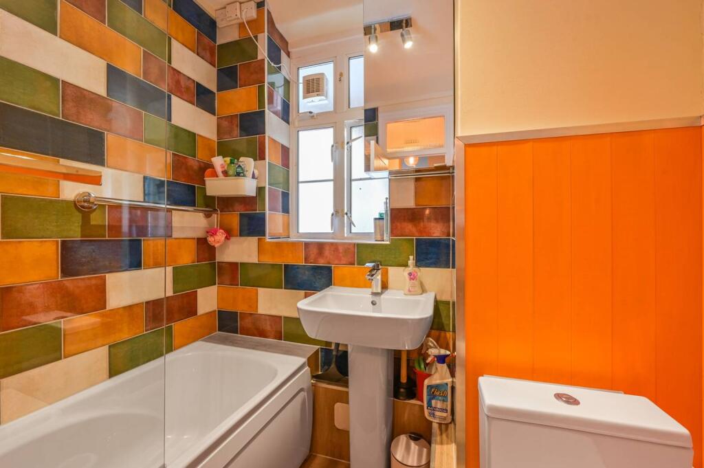 1 bed 1st Floor Flat for rent in Bermondsey. From Foxtons - Wapping