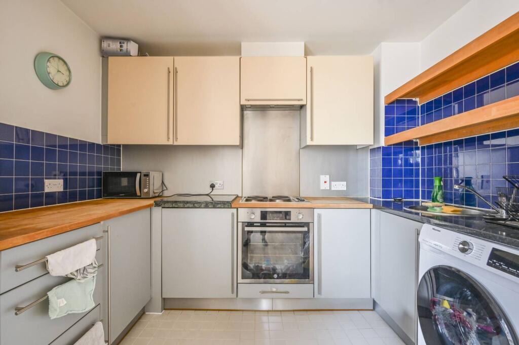 1 bed 1st Floor Flat for rent in London. From Foxtons - Wapping
