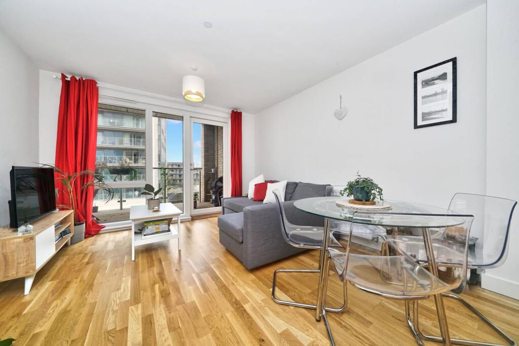 1 bed 1st Floor Flat for rent in Poplar. From Foxtons - Wapping